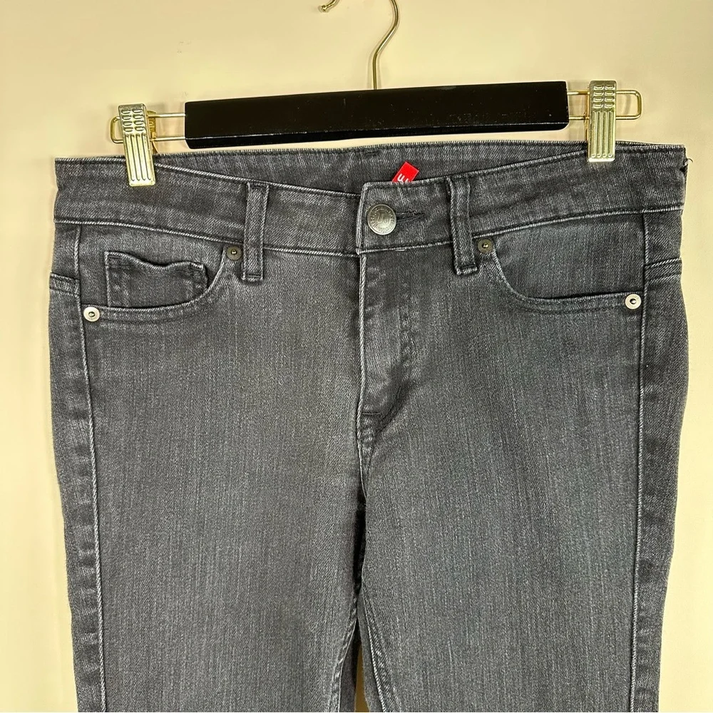 Uniqlo Black Skinny Fit Straight Mid Rise Jeans